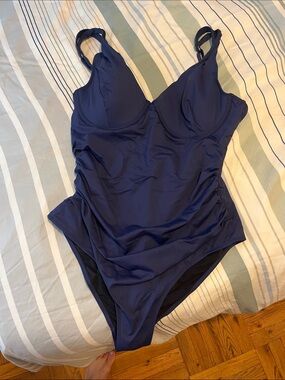 Cupshe Navy Blue One-Piece Swimsuit with Supportive Cups